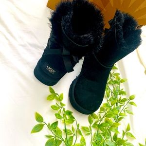 UGG Boots with Bow on the Back, Size 7